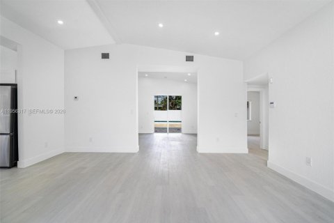 Villa ou maison à vendre à Miami, Floride: 3 chambres, 146.41 m2 № 2011955 - photo 12