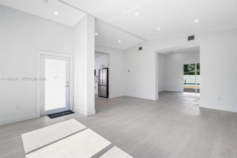 Villa ou maison à vendre à Miami, Floride: 3 chambres, 146.41 m2 № 2011955 - photo 8