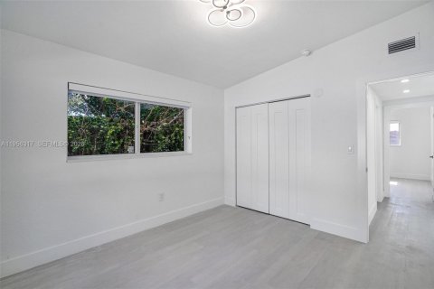 Villa ou maison à vendre à Miami, Floride: 3 chambres, 146.41 m2 № 2011955 - photo 28