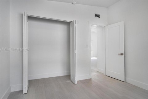 Villa ou maison à vendre à Miami, Floride: 3 chambres, 146.41 m2 № 2011955 - photo 30