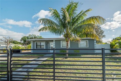 Villa ou maison à vendre à Miami Gardens, Floride: 3 chambres, 86.96 m2 № 1997423 - photo 20