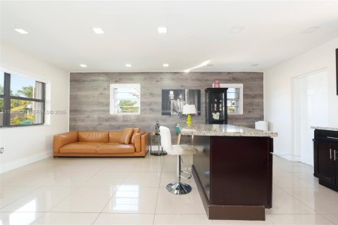 Villa ou maison à vendre à Miami Gardens, Floride: 3 chambres, 86.96 m2 № 1997423 - photo 2