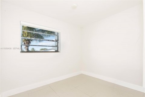 Villa ou maison à vendre à Miami Gardens, Floride: 3 chambres, 86.96 m2 № 1997423 - photo 9