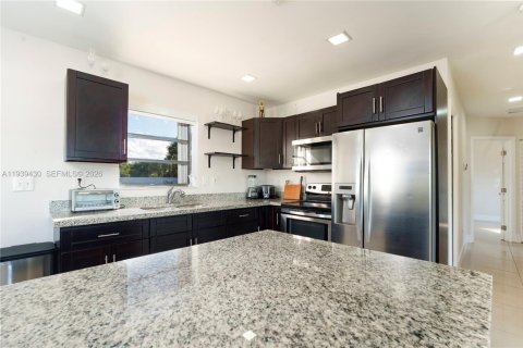 Villa ou maison à vendre à Miami Gardens, Floride: 3 chambres, 86.96 m2 № 1997423 - photo 6