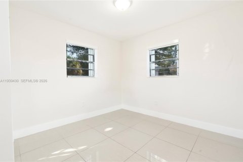 Villa ou maison à vendre à Miami Gardens, Floride: 3 chambres, 86.96 m2 № 1997423 - photo 11