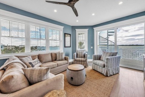 House in Bradenton Beach, Florida 5 bedrooms, 379.78 sq.m. № 1868970 - photo 22