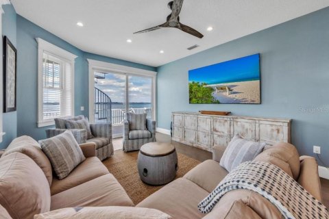 House in Bradenton Beach, Florida 5 bedrooms, 379.78 sq.m. № 1868970 - photo 23