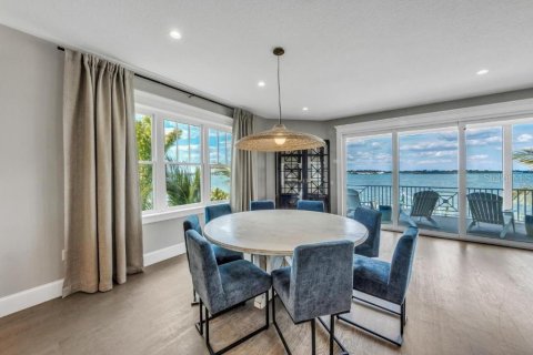 House in Bradenton Beach, Florida 5 bedrooms, 379.78 sq.m. № 1868970 - photo 18