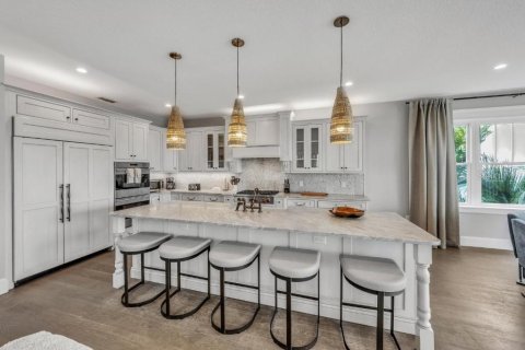 House in Bradenton Beach, Florida 5 bedrooms, 379.78 sq.m. № 1868970 - photo 13
