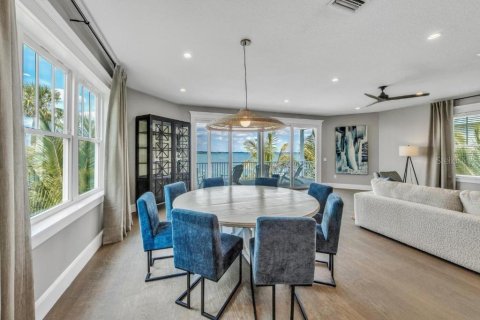 House in Bradenton Beach, Florida 5 bedrooms, 379.78 sq.m. № 1868970 - photo 17