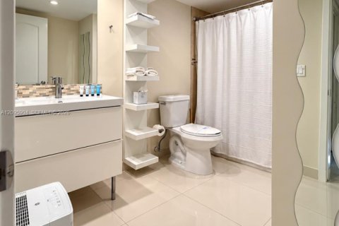 Condo in Sunny Isles Beach, Florida, 1 bedroom  № 2392965 - photo 6