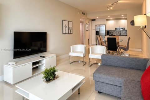 Condo in Sunny Isles Beach, Florida, 1 bedroom  № 2392965 - photo 4