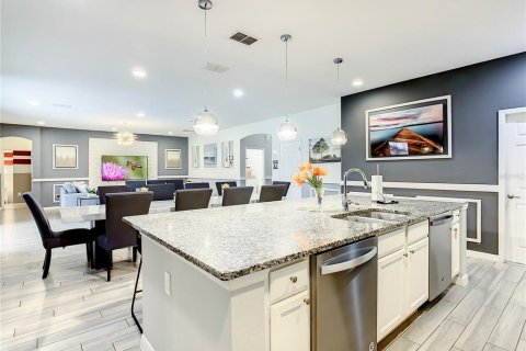 House in Davenport, Florida 11 bedrooms, 462 sq.m. № 2107421 - photo 17