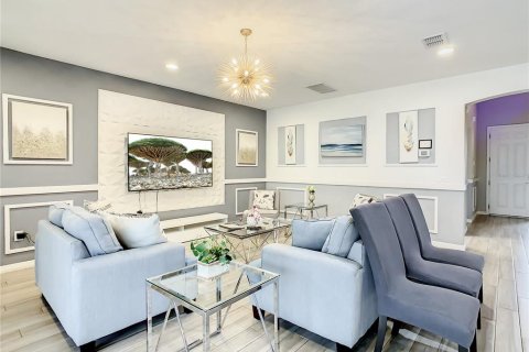 House in Davenport, Florida 11 bedrooms, 462 sq.m. № 2107421 - photo 8