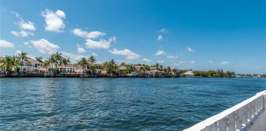 Condo in Hollywood, Florida, 2 bedrooms  № 545349