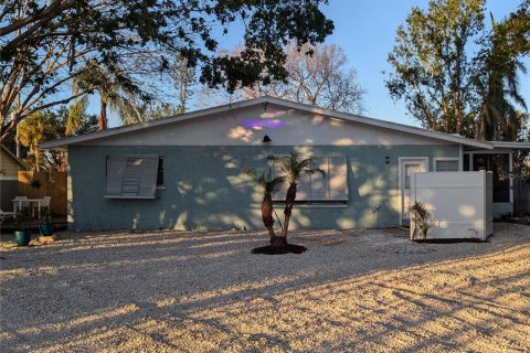 Commercial property in Nokomis, Florida 4 bedrooms, 274.06 sq.m. № 1894420 - photo 1