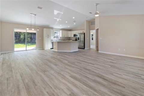 House in Dunnellon, Florida 3 bedrooms, 147.44 sq.m. № 2403716 - photo 5