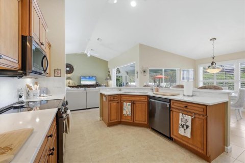 House in Port Charlotte, Florida 3 bedrooms, 175.68 sq.m. № 2103081 - photo 17