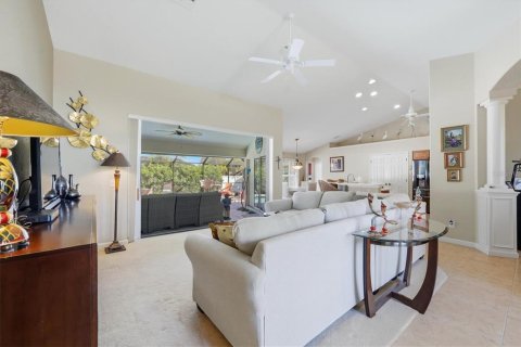 House in Port Charlotte, Florida 3 bedrooms, 175.68 sq.m. № 2103081 - photo 10