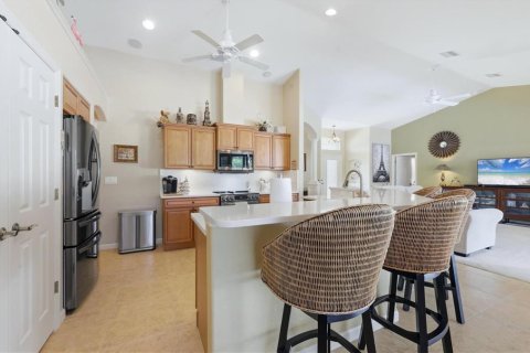 House in Port Charlotte, Florida 3 bedrooms, 175.68 sq.m. № 2103081 - photo 13