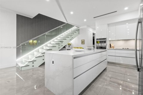 Touwnhouse à louer à Fort Lauderdale, Floride: 4 chambres, 227.98 m2 № 2002555 - photo 10