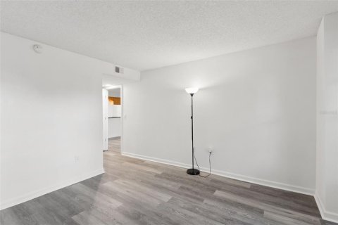 Condo in Clearwater, Florida, 2 bedrooms  № 1688508 - photo 2