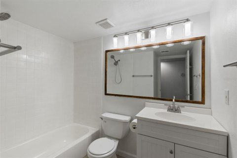 Condo in Clearwater, Florida, 2 bedrooms  № 1688508 - photo 9
