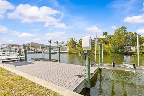 Villa ou maison à vendre à Hudson, Floride: 2 chambres, 154.4 m2 № 2139256 - photo 8