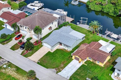 Villa ou maison à vendre à Hudson, Floride: 2 chambres, 154.4 m2 № 2139256 - photo 6