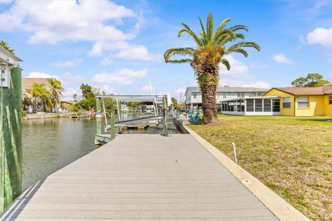Villa ou maison à vendre à Hudson, Floride: 2 chambres, 154.4 m2 № 2139256 - photo 10