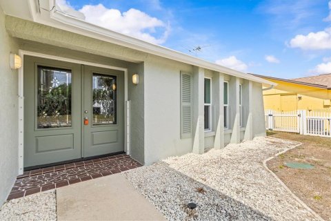 Villa ou maison à vendre à Hudson, Floride: 2 chambres, 154.4 m2 № 2139256 - photo 15
