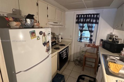 Condo in Pompano Beach, Florida, 1 bedroom  № 1992253 - photo 3