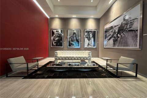 Condo in Miami, Florida, 1 bedroom  № 2152427 - photo 10