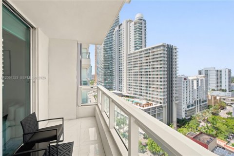 Condo in Miami, Florida, 1 bedroom  № 2152427 - photo 14