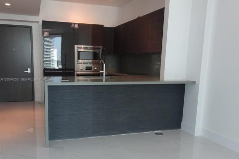 Кондоминиум с 1 спальней в Майами, Флорида № 2152427