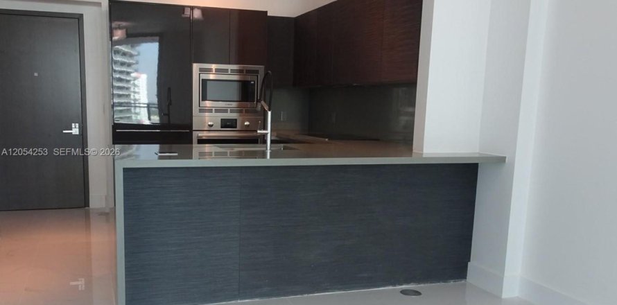 Condo in Miami, Florida, 1 bedroom № 2152427