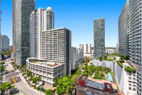 Condo in Miami, Florida, 1 bedroom  № 2152427 - photo 15