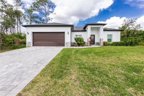 House in North Port, Florida 3 bedrooms, 135.36 sq.m. № 1516029 - photo 1