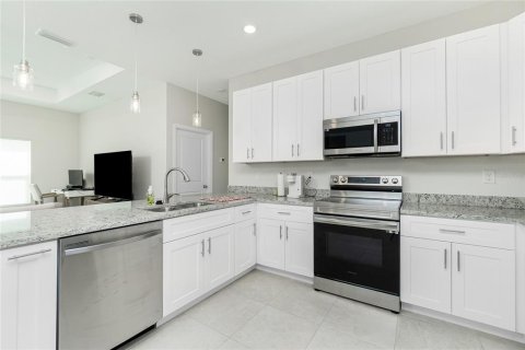 House in North Port, Florida 3 bedrooms, 135.36 sq.m. № 1516029 - photo 21