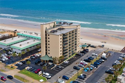 Condominio en Daytona Beach Shores, Florida, 1 dormitorio  № 2113781