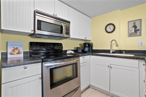 Condominio en venta en Daytona Beach Shores, Florida, 1 dormitorio, 56.76 m2 № 2113781 - foto 17
