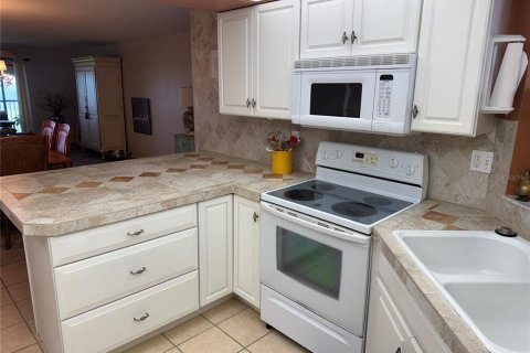 Copropriété à louer à Punta Gorda, Floride: 2 chambres, 130.53 m2 № 2136313 - photo 8
