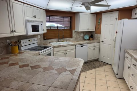 Copropriété à louer à Punta Gorda, Floride: 2 chambres, 130.53 m2 № 2136313 - photo 7