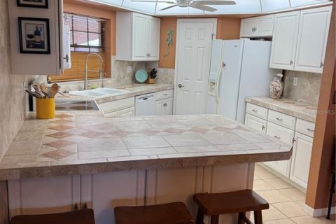 Copropriété à louer à Punta Gorda, Floride: 2 chambres, 130.53 m2 № 2136313 - photo 4