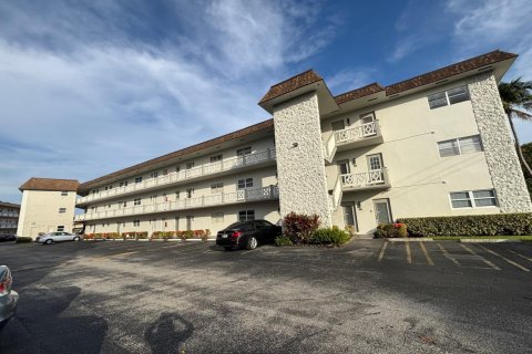 Condominio en venta en Lauderdale Lakes, Florida, 1 dormitorio, 63.55 m2 № 2261258 - foto 3