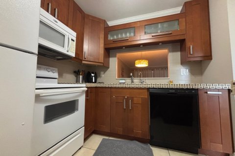 Condominio en venta en Lauderdale Lakes, Florida, 1 dormitorio, 63.55 m2 № 2261258 - foto 2