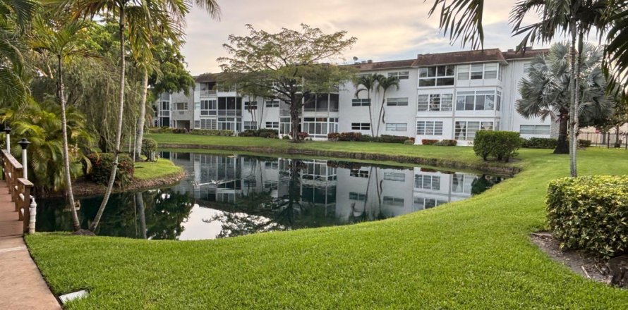 Condominio en Lauderdale Lakes, Florida, 1 dormitorio № 2261258