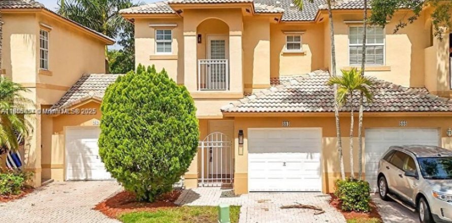 Touwnhouse à Pembroke Pines, Floride 3 chambres, 133.97 m2 № 1896469