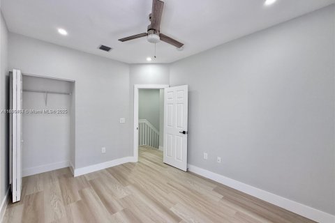 Touwnhouse à vendre à Pembroke Pines, Floride: 3 chambres, 133.97 m2 № 1896469 - photo 15