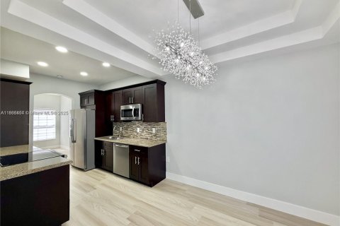 Touwnhouse à vendre à Pembroke Pines, Floride: 3 chambres, 133.97 m2 № 1896469 - photo 3